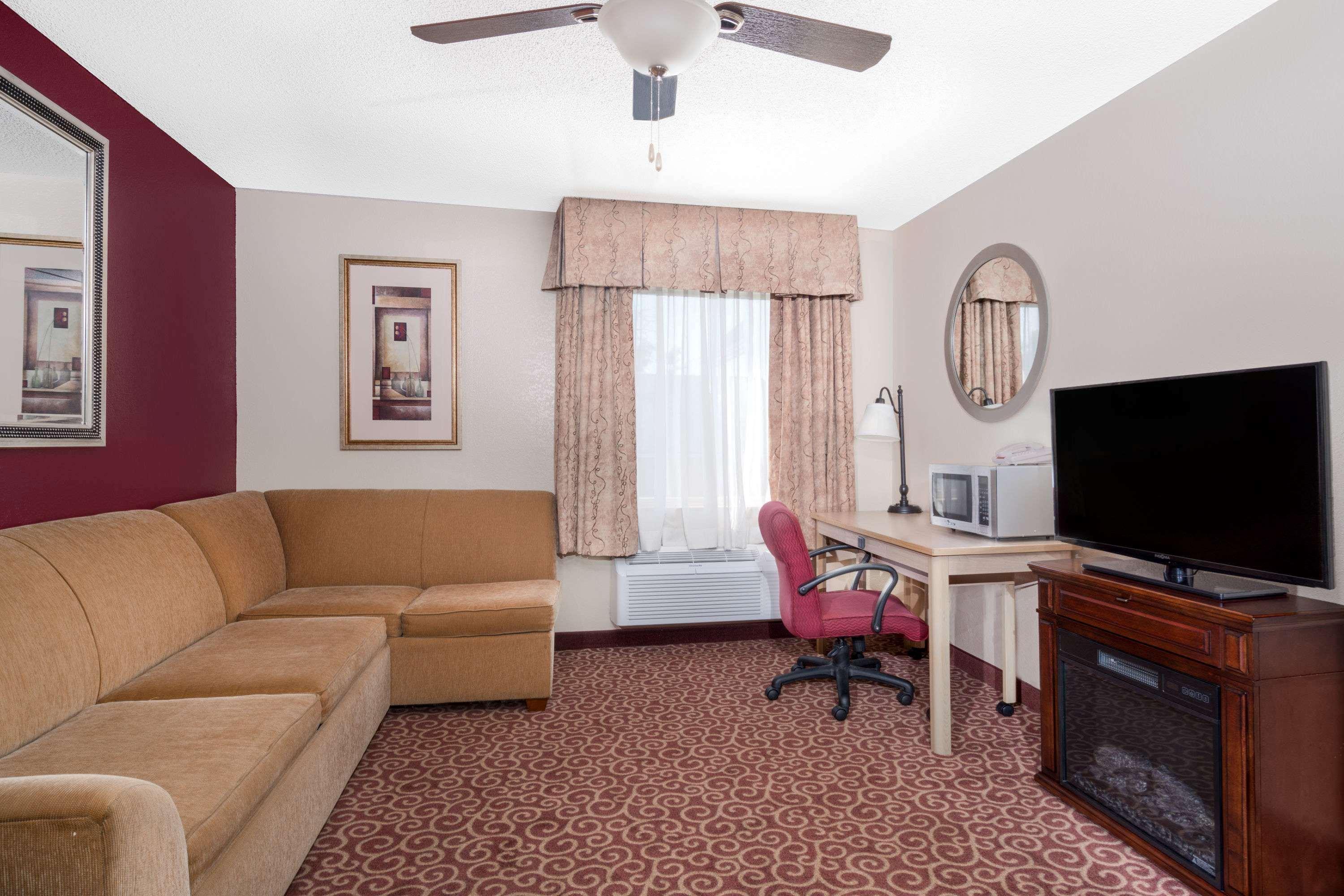 Baymont By Wyndham Stevens Point Hotel Exterior foto